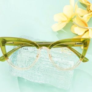Cat eye glasses
